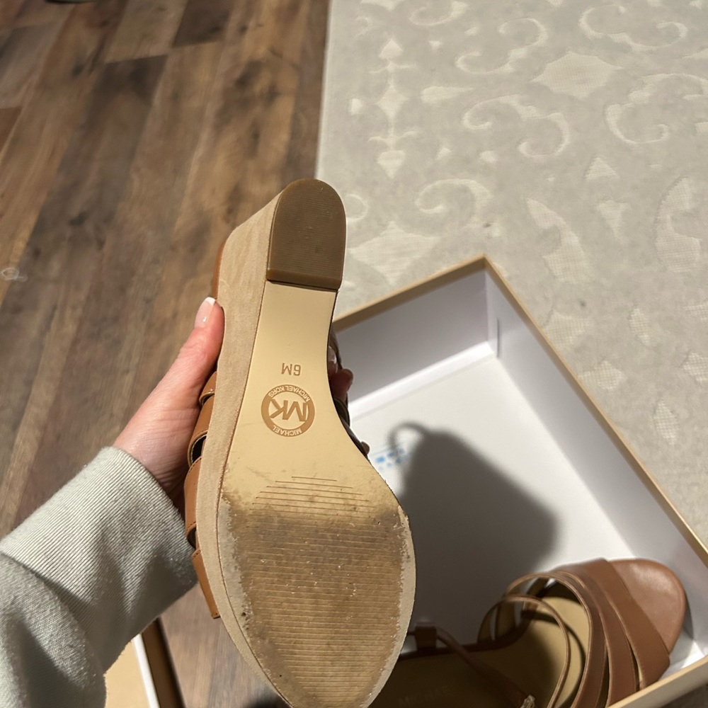 Michael Kors Leather Mariana Wedge size 6 - Picture 3 of 4